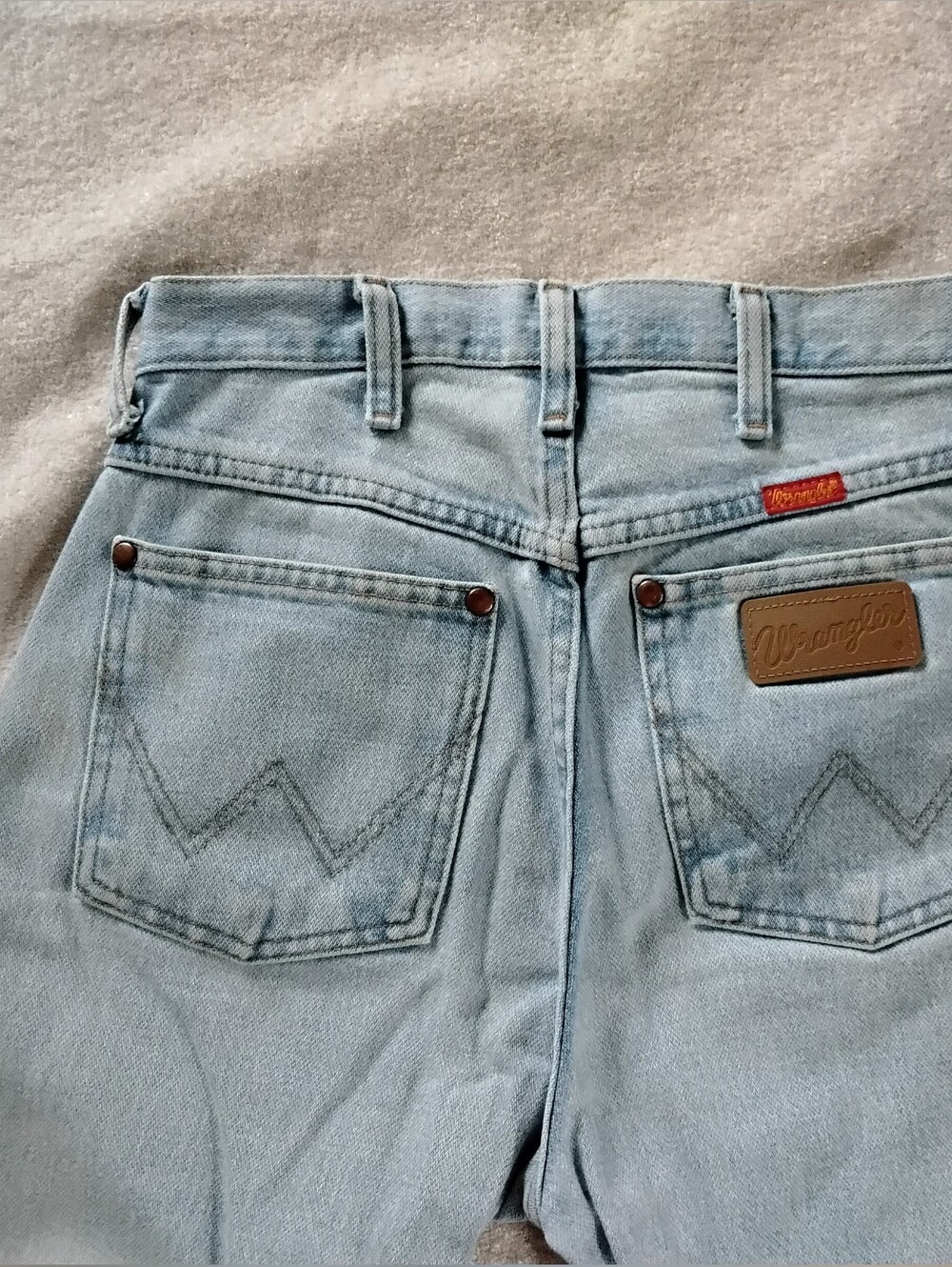 Wrangler Light Wash High-Rise Denim Jeans - Picture 6 of 7